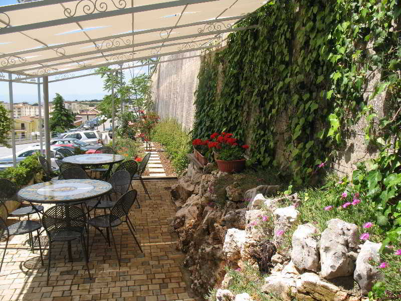 Hotel Vittoria San Giovanni Rotondo Exterior photo