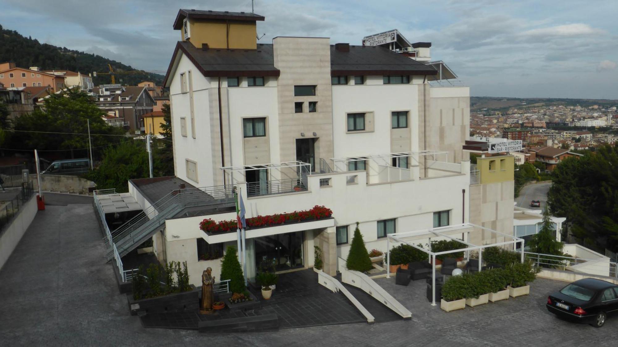 Hotel Vittoria San Giovanni Rotondo Exterior photo